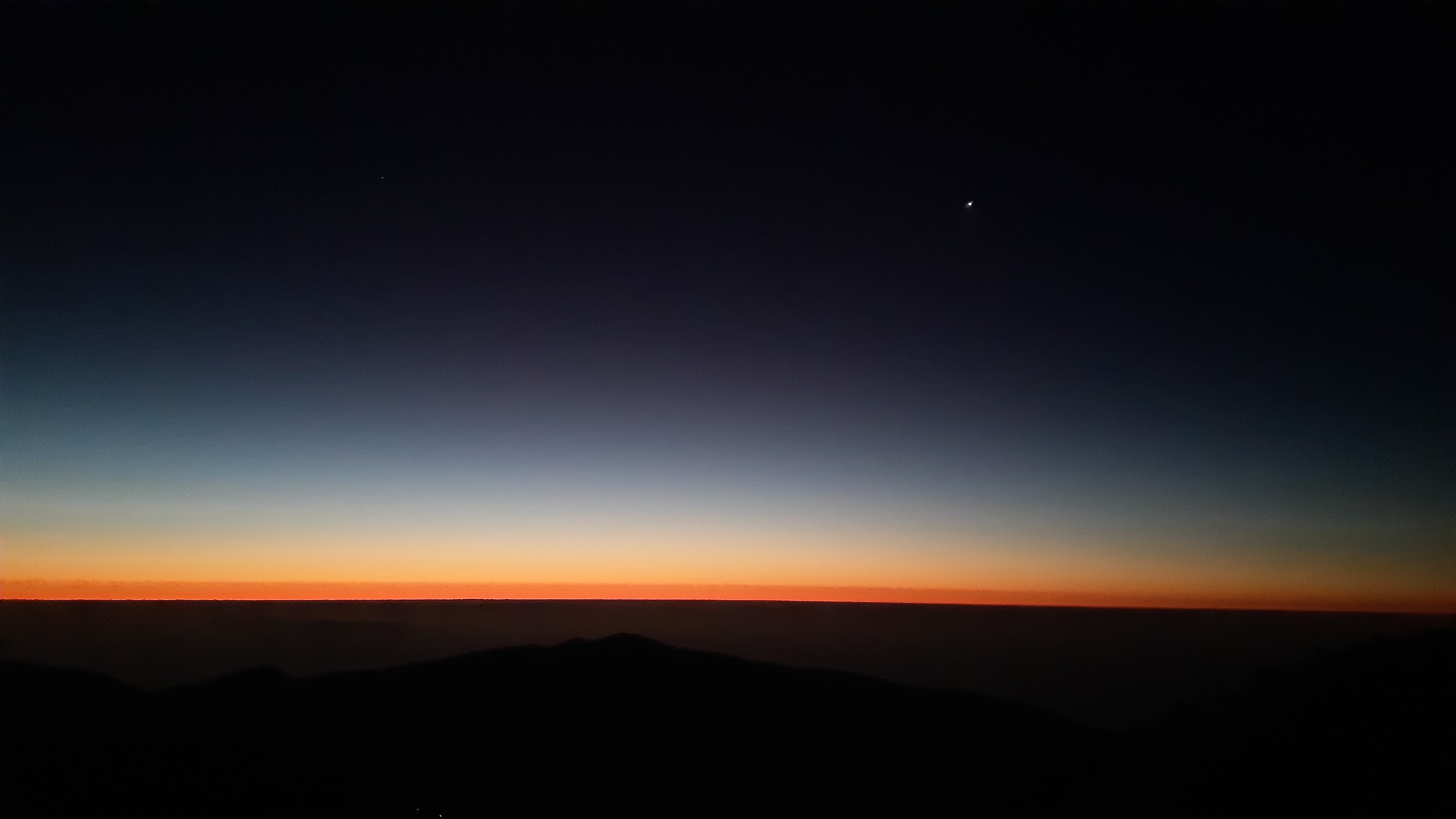A view of the sky at dusk from the VLT